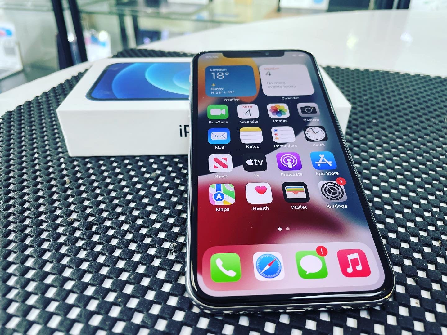 iPhone 11 64GB Space Grey